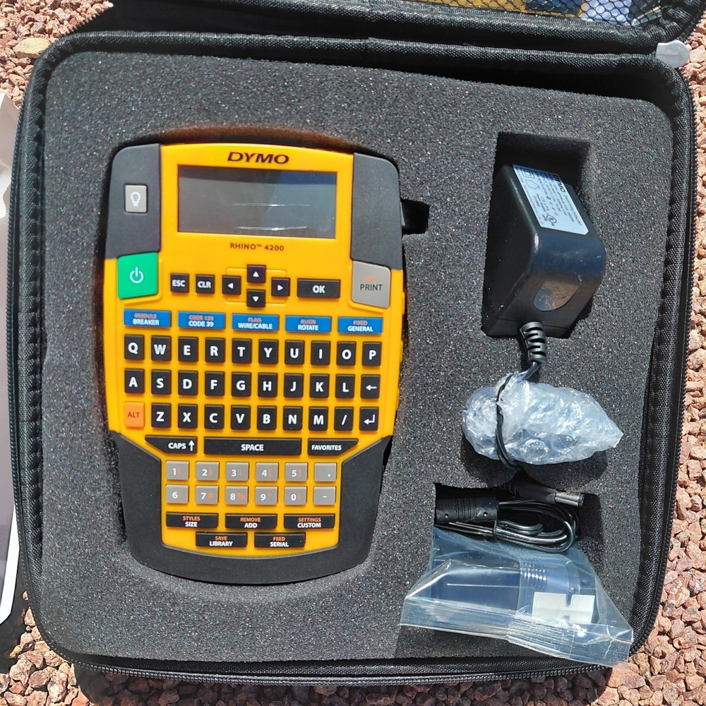 Dymo Rhino 4200 Case Kit All-purpose Labeling Tool 19MM 3/4" Bundle